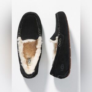 UGG Black Ansley Slippers Sheepskin Suede with Plush Wool Lining